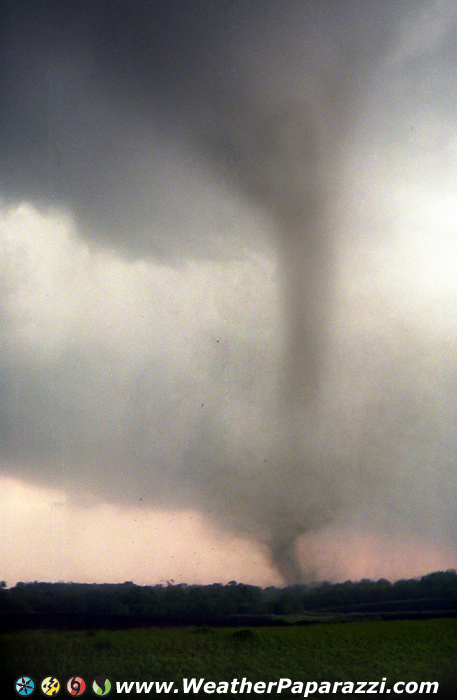 Kansas Turnpike Tornado Still Image 5/4/2003
